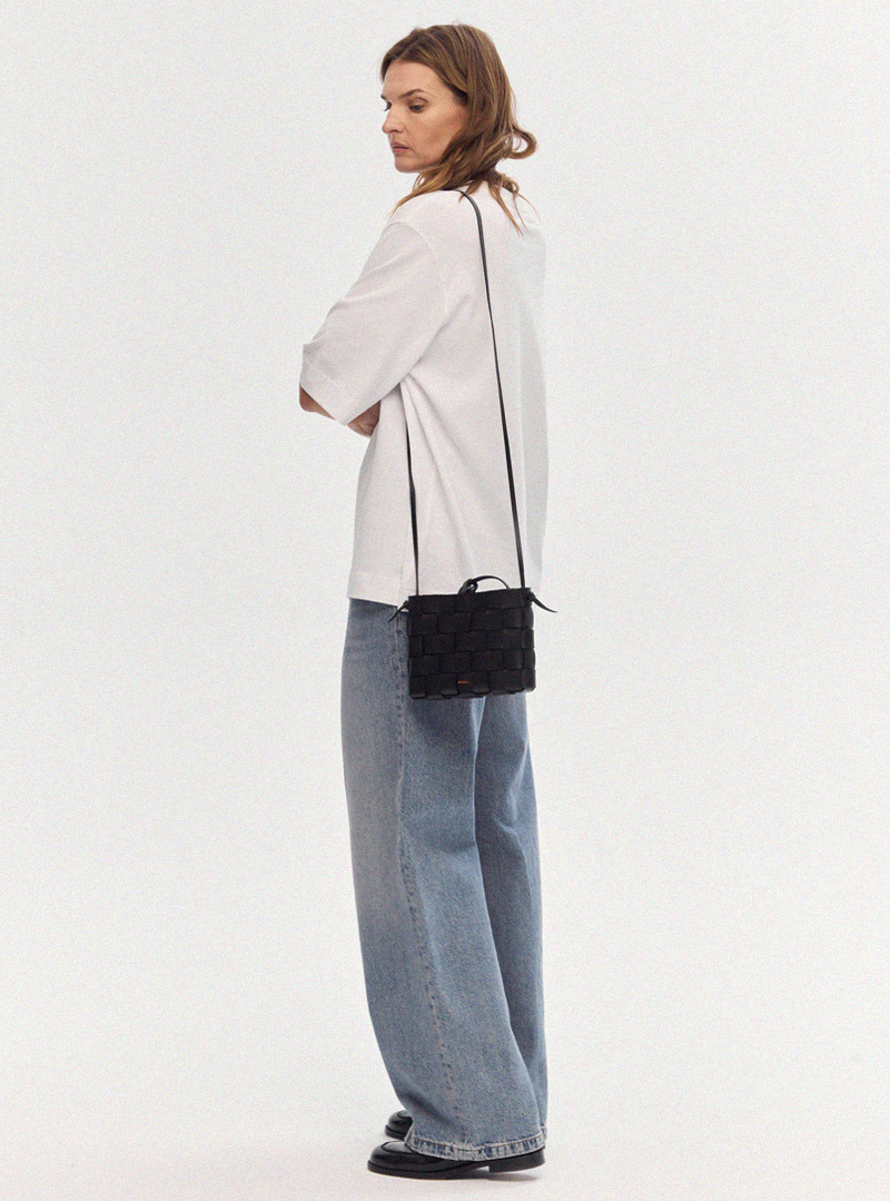 PANE Crossbody Woven Bag Black - Image 5