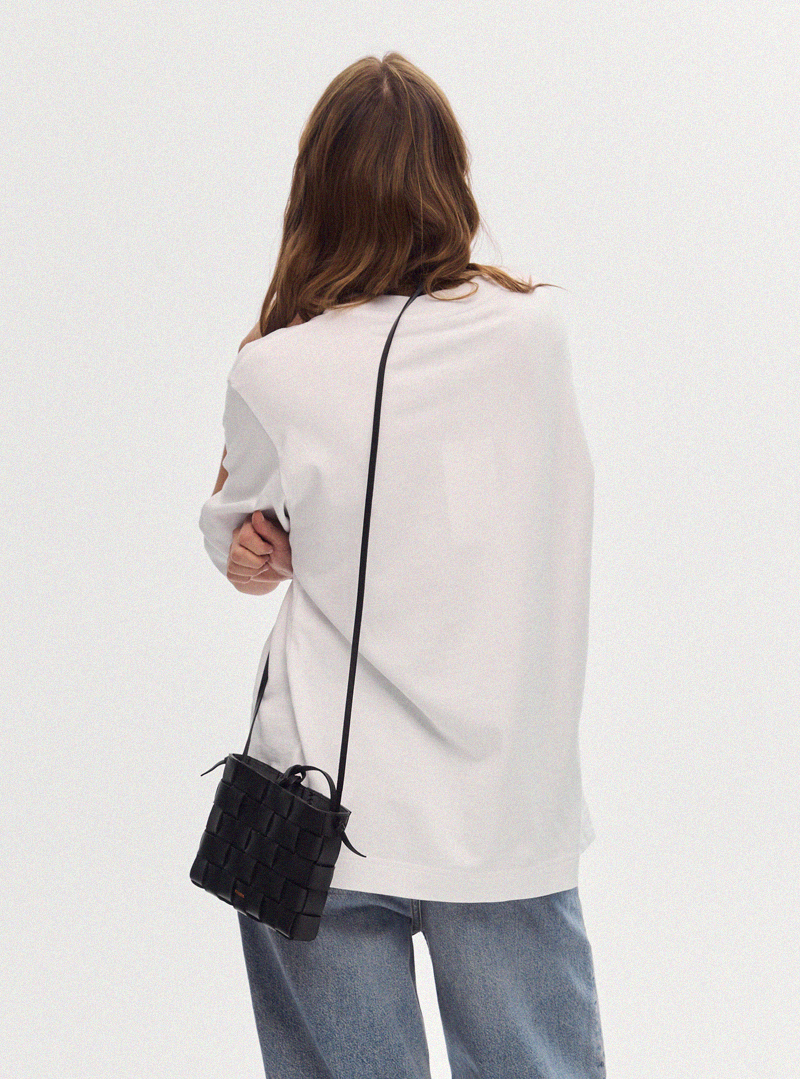 PANE Crossbody Woven Bag Black - Image 6