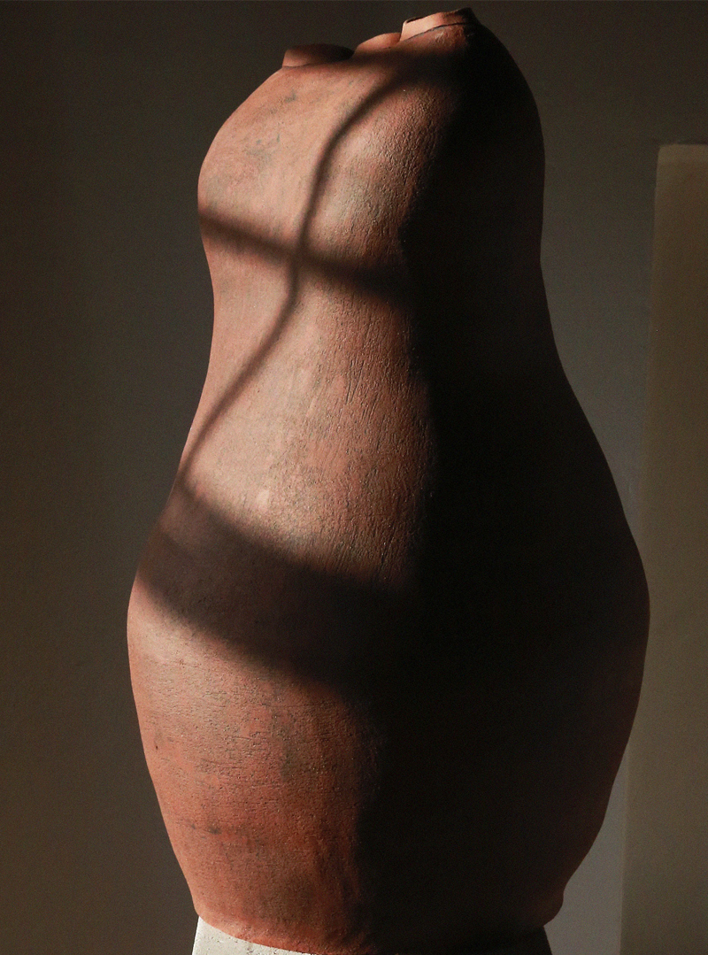 Łukasz Wiśliński, Wazon Gliniany Gigant No. 3, Torso, 2019
